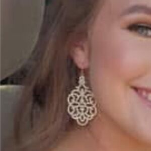 Elegant Gold and Rhinestone Filigree Earrings!